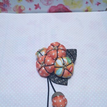 柑橘系＊どんぐり帽子の花のブローチの画像