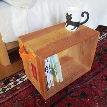 【新作】ウイスキー木箱を使った動くサイドテーブルの画像
