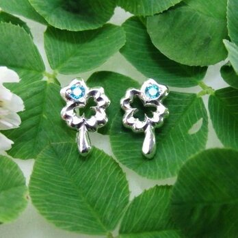 四つ葉のクローバーのピアス【ミントグリーン】