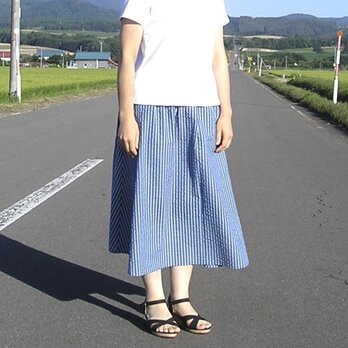 播州織コットン＊たっぷりギャザーのスカート（太ストライプ・紺×水色）の画像