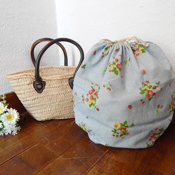 かごバッグインナー巾着　水色ｘストロベリー