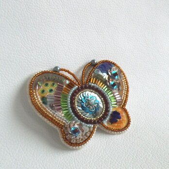 【ビーズ刺繍】蝶のブローチ　若草の