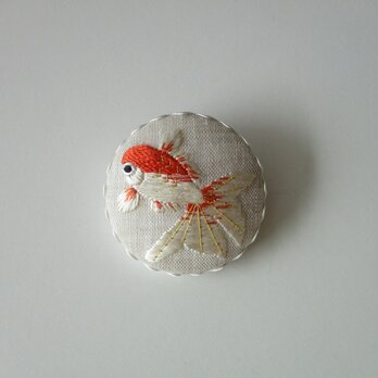 受注制作　ゆらゆら　金魚のブローチの画像