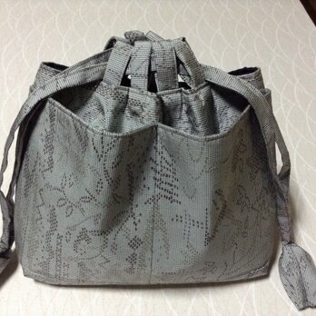 814   着物リメイク    巾着袋     大島紬     グレー