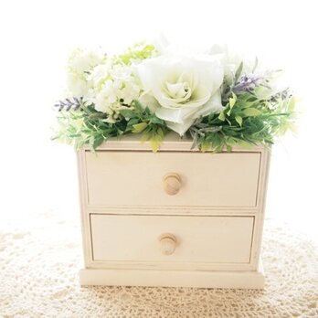 お花が可愛い小物入れ-白1の画像