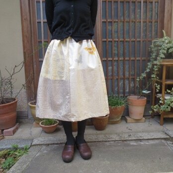 春に着てほしい白大島でリメイクスカート☆蝶の散歩道72ｃｍ丈の画像