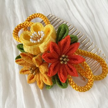 〈つまみ細工〉梅と小菊と江戸打ち紐のコーム(黄色)