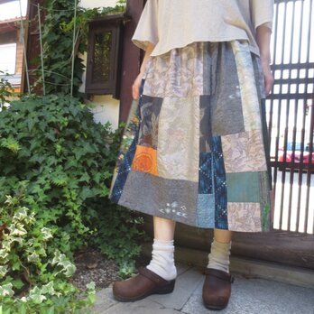 着物リメイク☆秋のお出かけに…優しい色の紬で大人のパッチスカート75㎝丈の画像