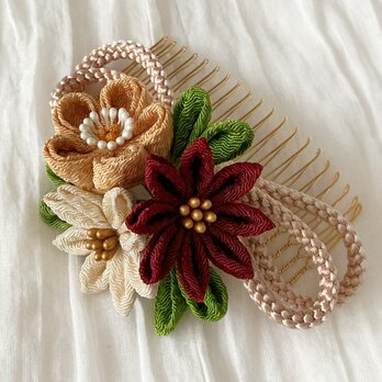 〈つまみ細工〉梅と小菊と江戸打ち紐のコーム(ベージュ)