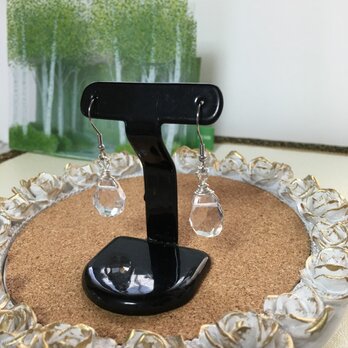 天然水晶大粒ピアスカットの一粒ピアス  （アレルギー対応フックピアス・シルバー色使用）