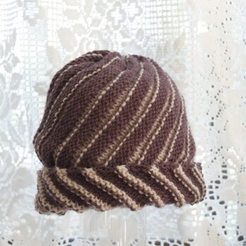 毛１００％　ななめ編みのニット帽子（茶色・ストライプ）の画像