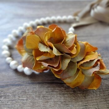 花びらのバレッタ■ふんわりシルエット　ドライフラワー風秋色■マスタードイエロー