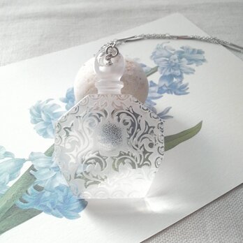 ヴィンテージ　White-Clear香水瓶　ネックレスの画像