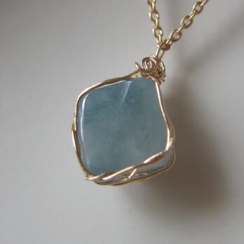 糸魚川産の青翡翠ネックレス