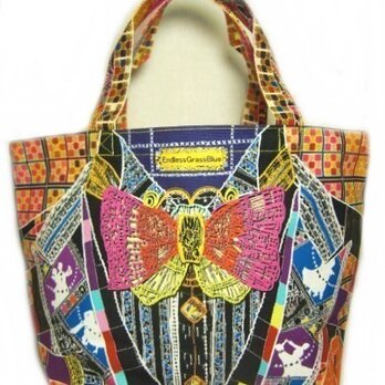 切り絵作家SouMaがデザインした舞踏会をイメージしたバッグの画像