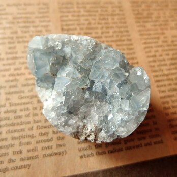 セレスタイト・エッグ　ジオード　天使の卵　マダガスカル産　143.2g/ 原石・鉱物