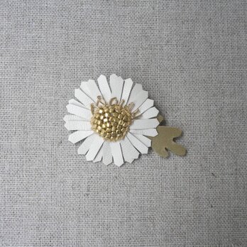 Daisy ブローチ小 Whiteの画像