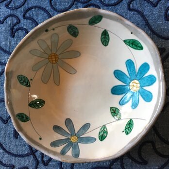 再出品　ブルーの花の中鉢の画像