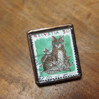 ヴィンテージ切手のブローチ - スイス 猫の親子の画像