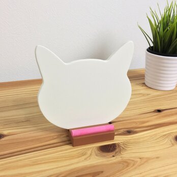 【ねこ雑貨】　白猫のチョークボード（顔型）　チョークが置けるスタンド付き