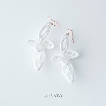 Dancing Butterfly Earring White ダンシングバタフライ　ピアス　ホワイトの画像