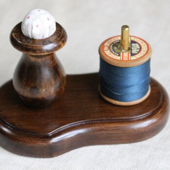 ウォールナットの糸立て #15159