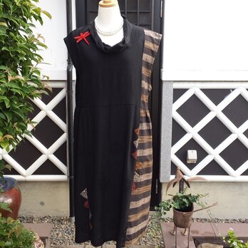 着物リメイク　　紬と黒の地紋(ブローチ付き)　チュニックの画像
