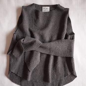 compress wool vest <charcoal>の画像