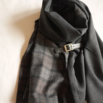 two cloth leathrbelt stole <16aw>の画像