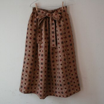 麻　赤花模様　リボンベルトのゴムスカート　Ｍサイズの画像