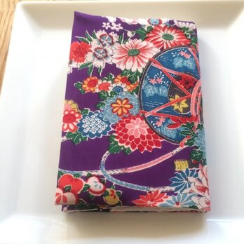 ブックカバー文庫本用　紫地の花柄の画像