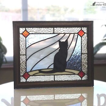 【黒猫とカーテン】ステンドグラス・パネルの画像