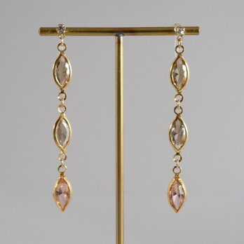 VINTAGE Glass frame earrings/pierce Lightgoldenpeachの画像