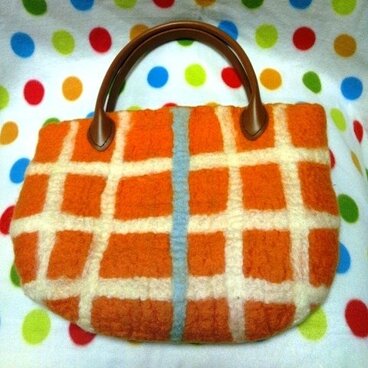羊毛　格子柄のオレンジバッグ