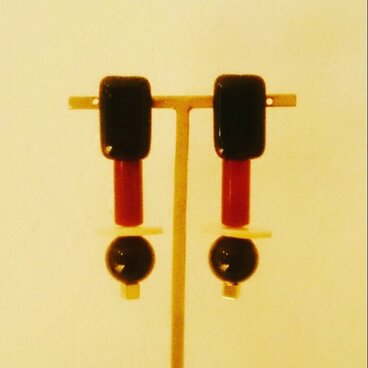 ブラック×ボルドー 大振りピアス《イヤリング》