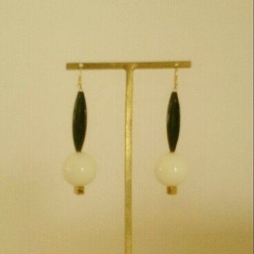 ブラック×ホワイト 大振りピアス《イヤリング》