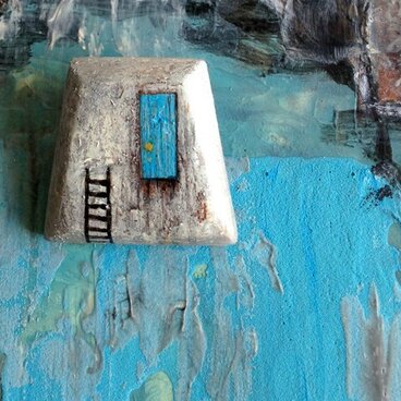 漆喰ブローチ・トマソンはしご