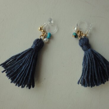 【再販】タッセルイヤリング（ネイビー）