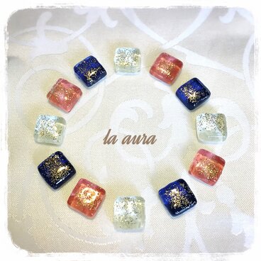 キラキラ☆ラメ入りガラスタイルピアス（片耳づつ色選択可能）