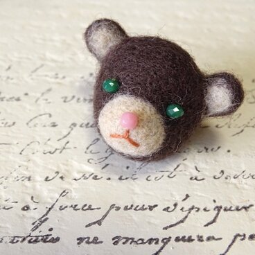 ピンバッジ　 くま〈ブラウン〉