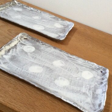 ほんのり水玉の長皿