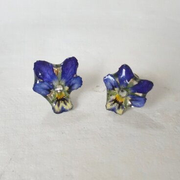 ミニビオラの小さなお花ピアス