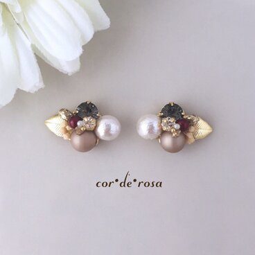 ゴールドリーフのビジューピアス/イヤリング