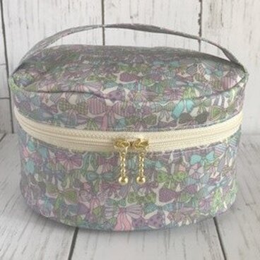 バニティポーチ小サイズ　ジェニーズリボン