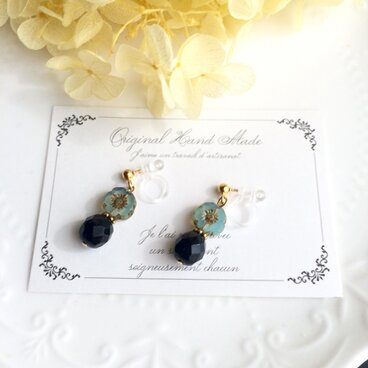 フラワーチェコビーズピアス（イヤリング）