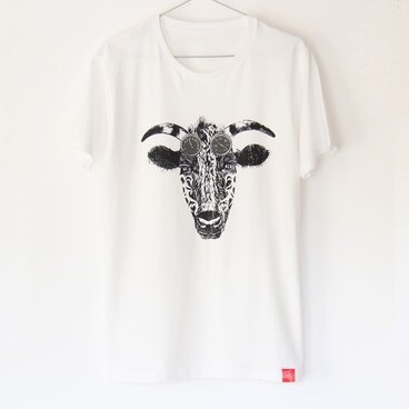 ウシくんのTシャツ　white×black