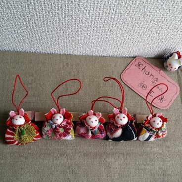 ちりめん細工『袋うさぎ』ストラップ、キーホルダーちりめん生地使用