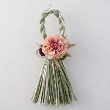 アンティークピンクが可愛い♪しめ縄飾り