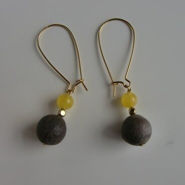 土と石のピアス