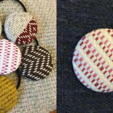 手織りくるみボタン